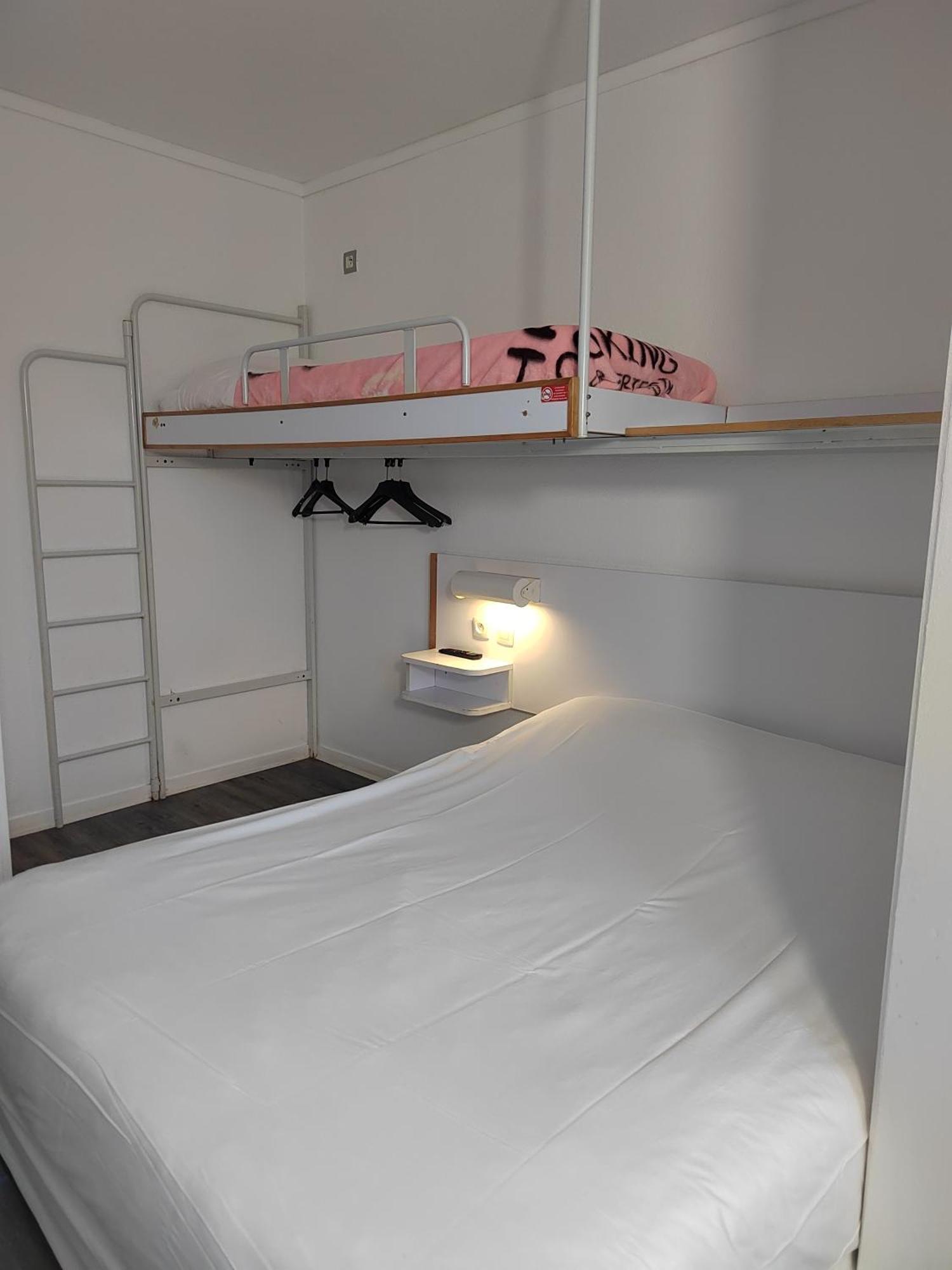 Alpha Hotel Bouafle Eksteriør bilde