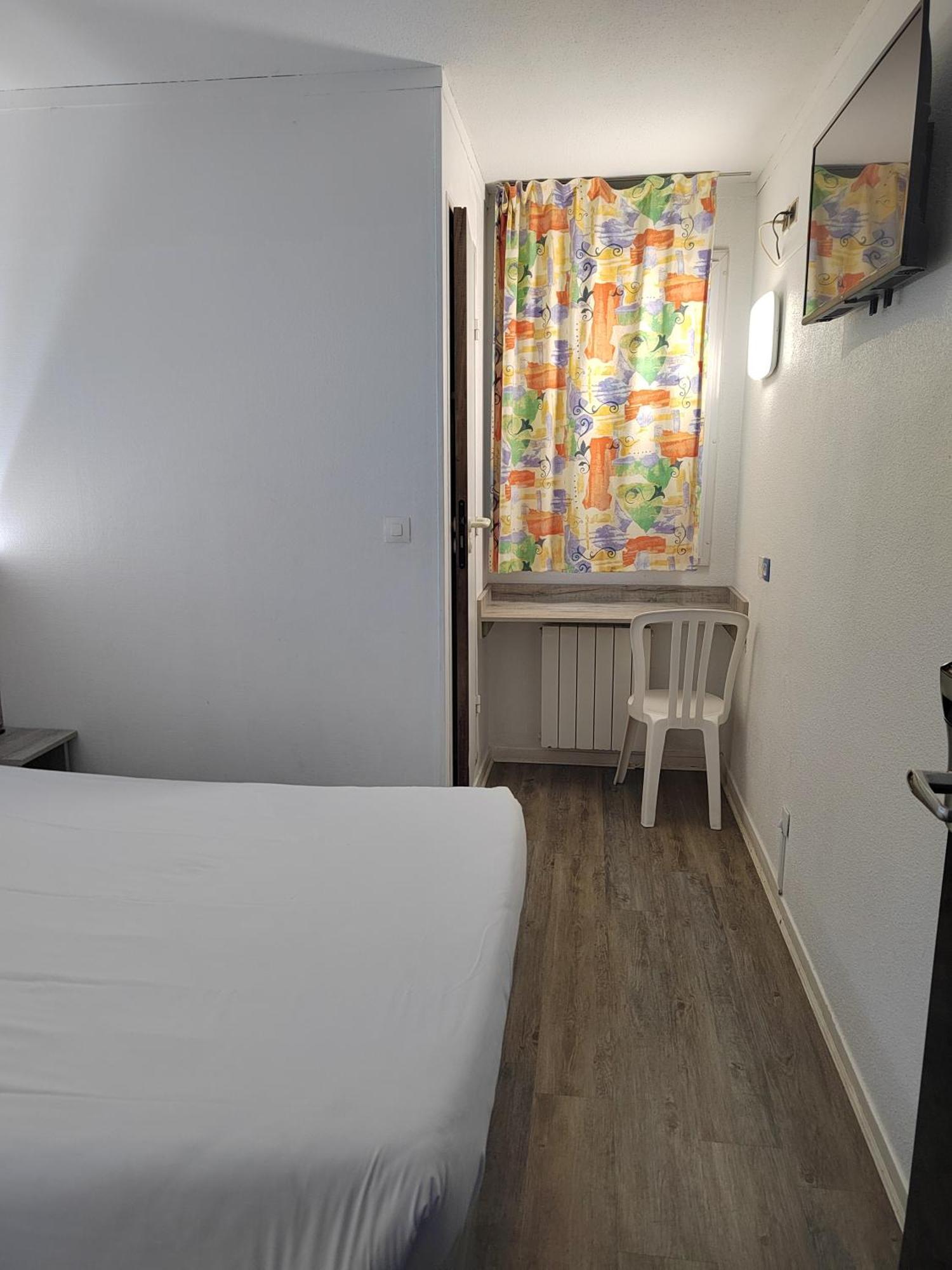 Alpha Hotel Bouafle Eksteriør bilde