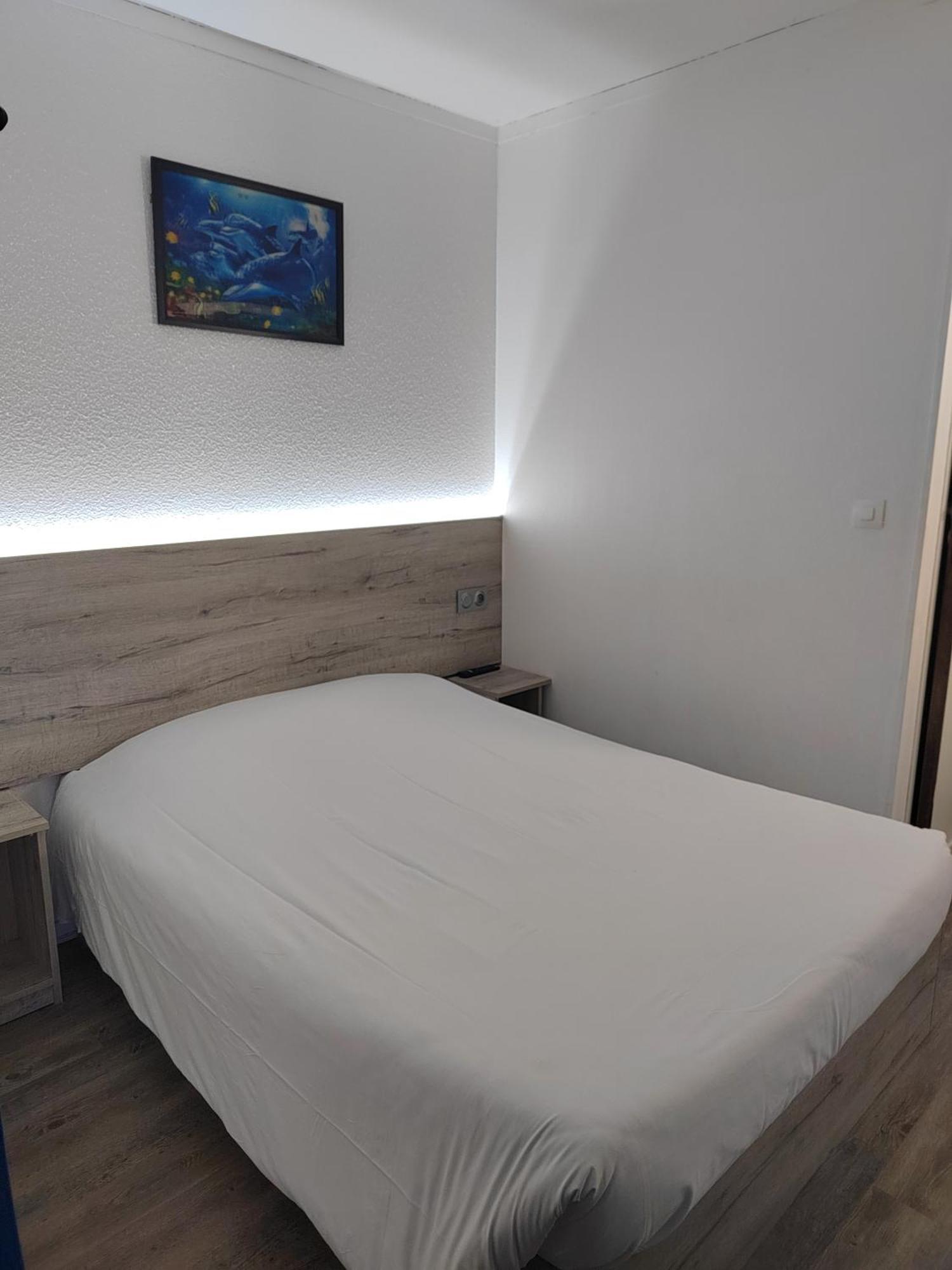 Alpha Hotel Bouafle Eksteriør bilde