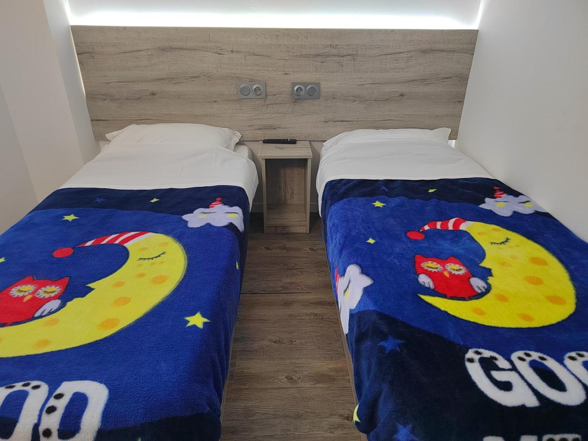 Alpha Hotel Bouafle Eksteriør bilde